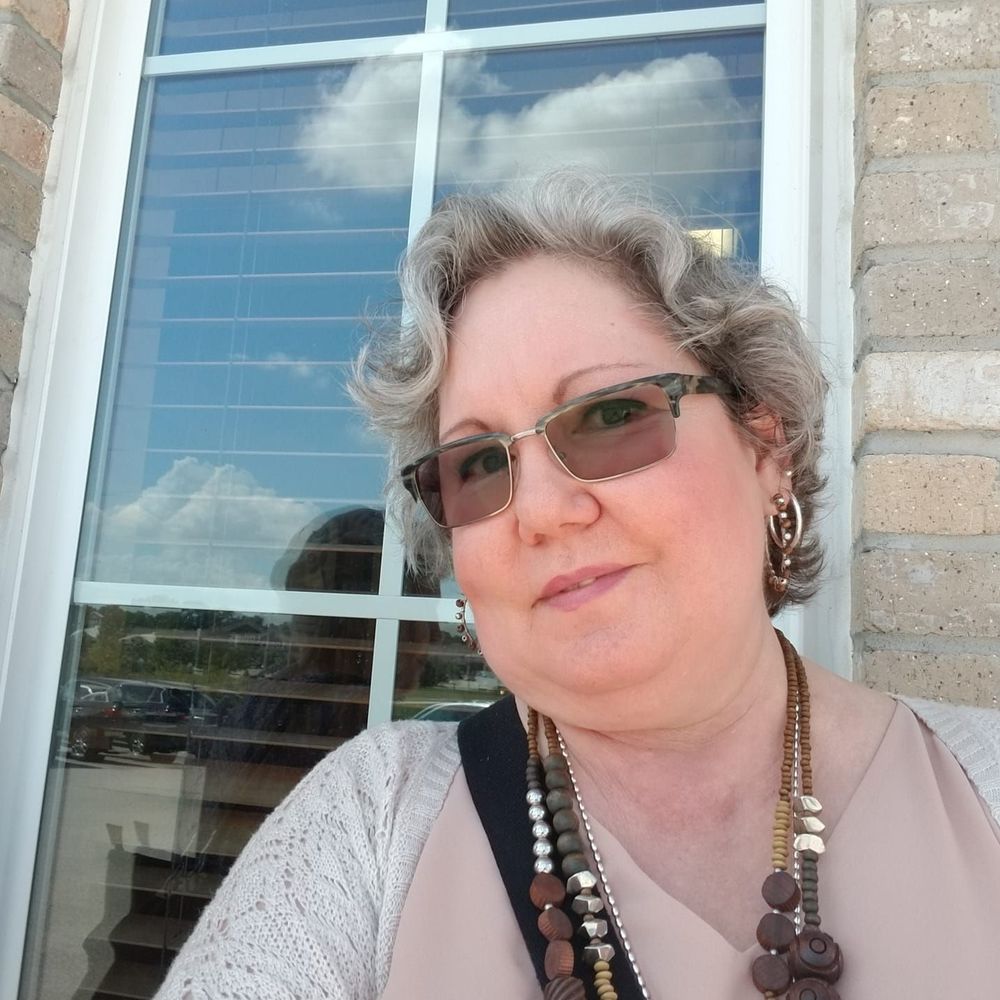Meet your Posher, Lynda